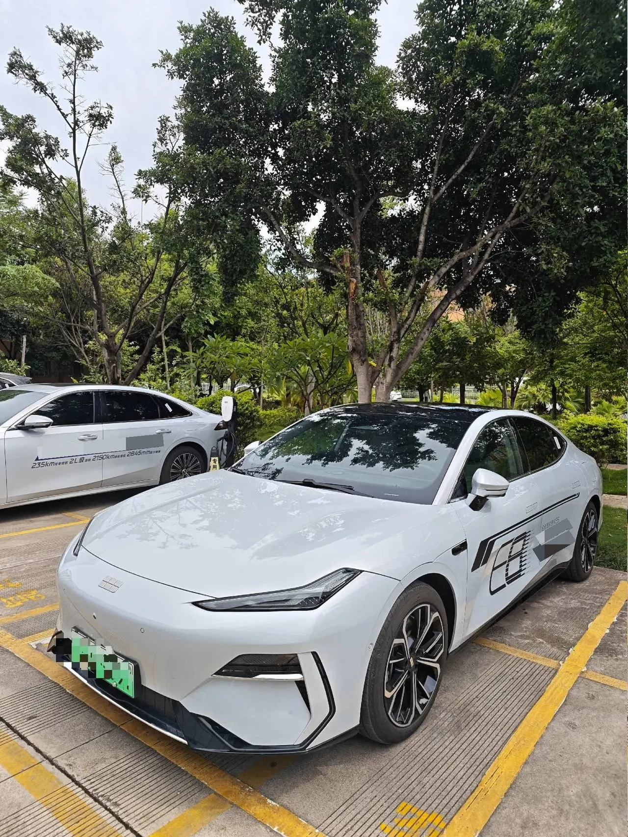 Открыть галерею: Geely Galaxy 2025 E 8 700km sailing smart driving version of automatic gear