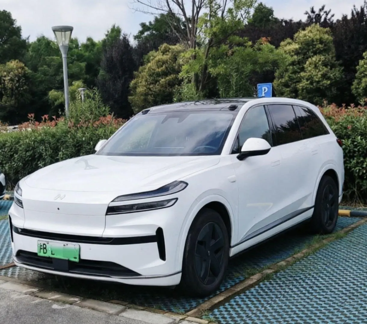 ONVO 2025 L90 Pro six-seat automatic gear - View 1