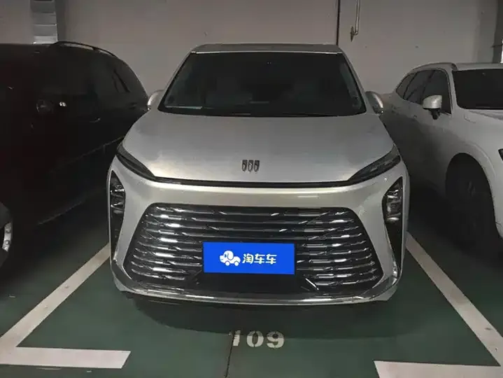 Buick GL8 2025 Lu Zun Exclusive Edition 2