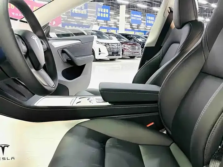 Model Y 2024 rear-wheel drive version 6