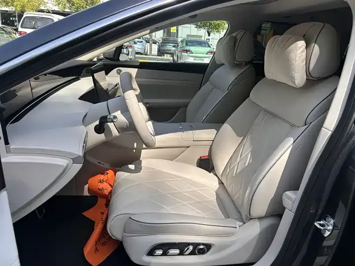 Luxeed S9 2025 extended range Max 8