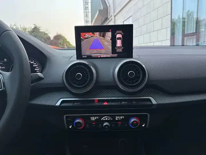 Audi Q2L 2022 35 TFSI Fashion Dynamic 11