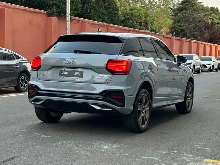 Audi Q2L 2022 35 TFSI Fashion Dynamic 4