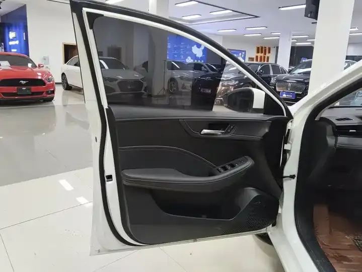 Roewe i5 2023 1.5L CVT Deluxe Edition 7