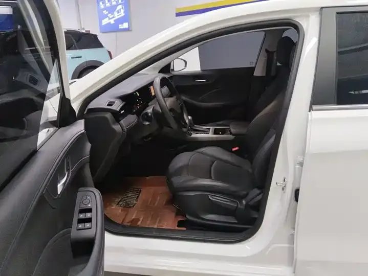 Roewe i5 2023 1.5L CVT Deluxe Edition 9