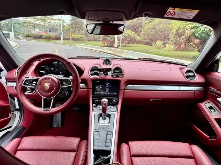 Porsche 718 2022 Cayman 2.0T 6