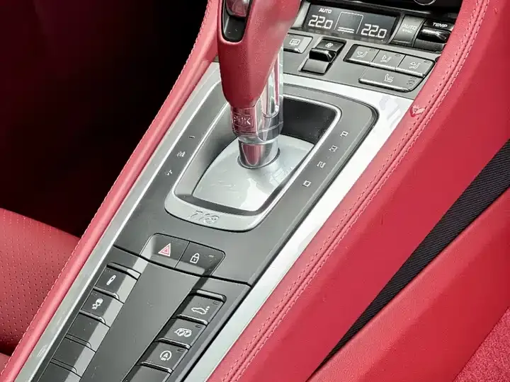 Porsche 718 2022 Cayman 2.0T 8