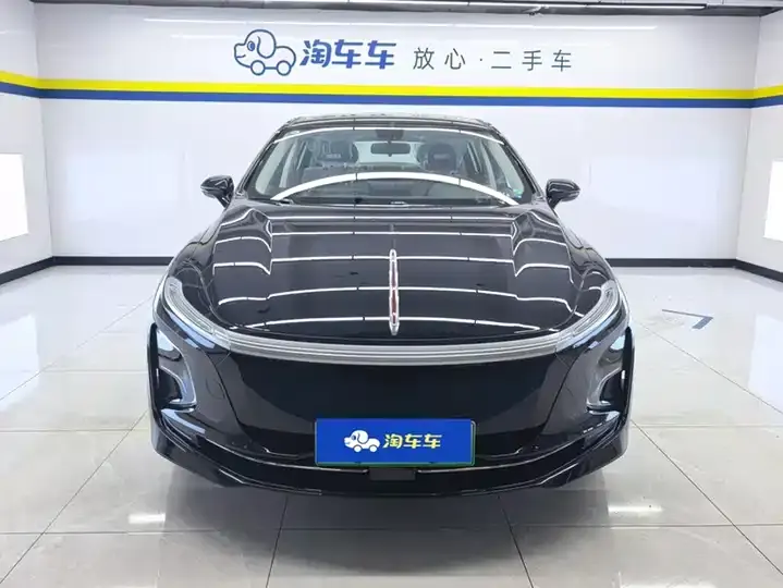 HongQi E-QM5 2025 500km Travel Edition 2