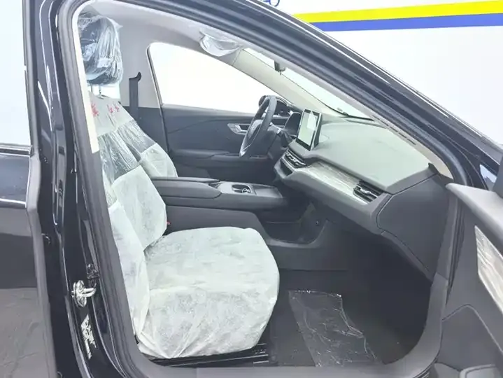 HongQi E-QM5 2025 500km Travel Edition 8
