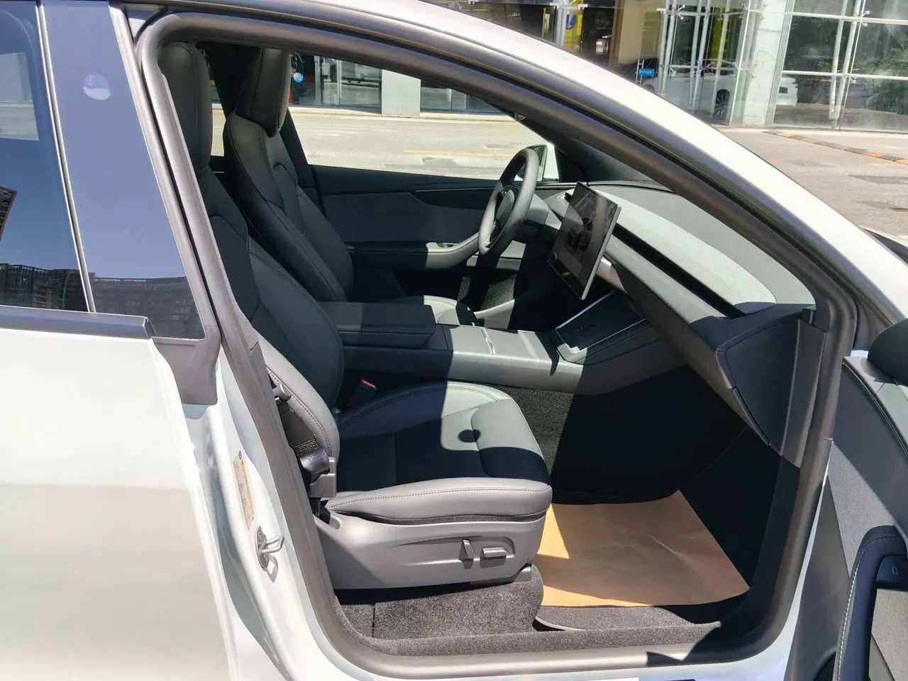 Tesla 2026 Model Y Rear-Wheel-Drive Automatic 11