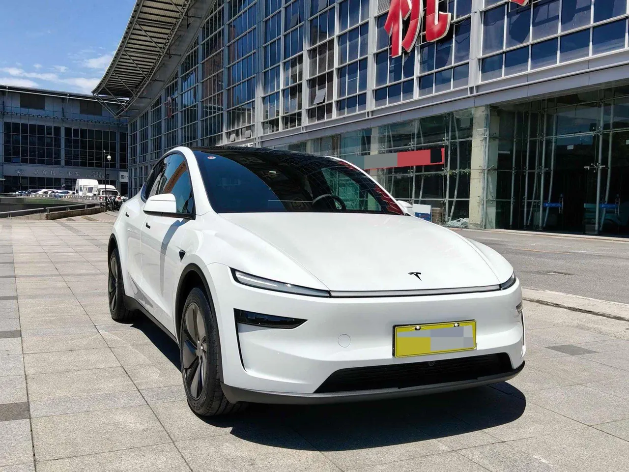 Tesla 2026 Model Y Rear-Wheel-Drive Automatic 2