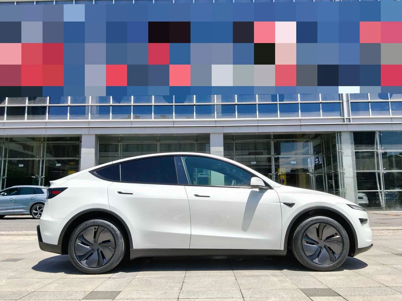 Tesla 2026 Model Y Rear-Wheel-Drive Automatic 4