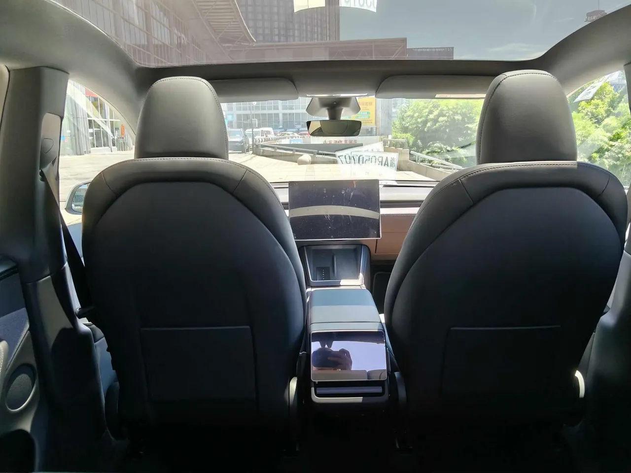 Tesla 2026 Model Y Rear-Wheel-Drive Automatic 8