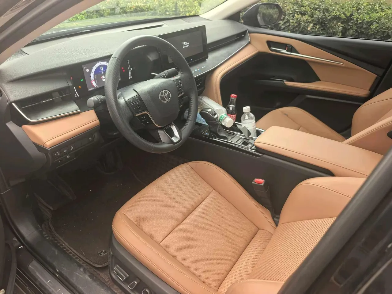 Toyota 2024 Camry 2.0GVP Stepless Deluxe Edition Automatic Transmission 3