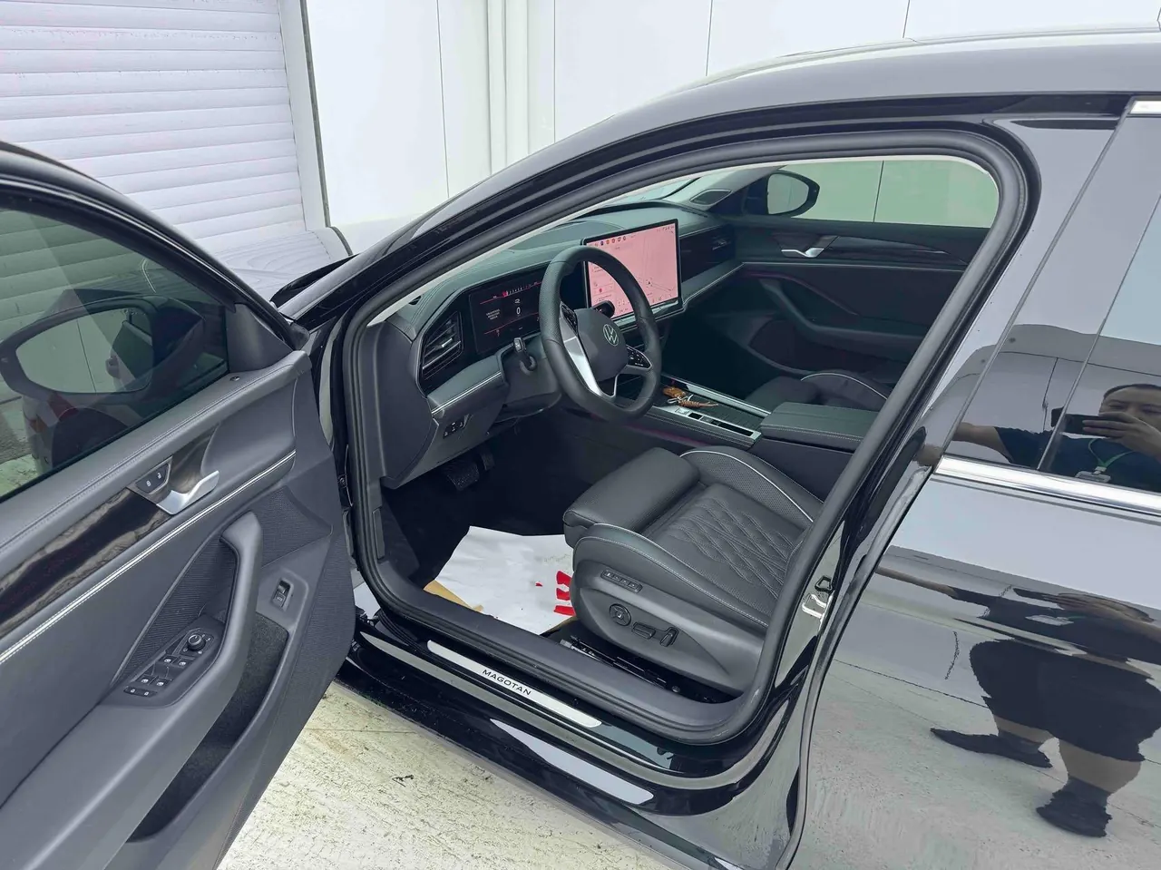 Volkswagen 2024 Magotan 2.0TSI 380TSI Premium Edition Da Mai Bag Automatic Gear 4