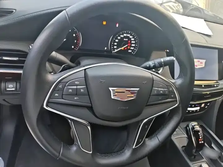 Cadillac CT6 2022 28T fashion model 11