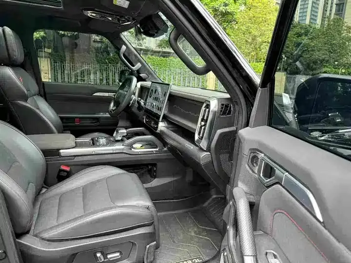 Jetour Traveler 2023 2.0T Four-wheel Drive Through PRO 8