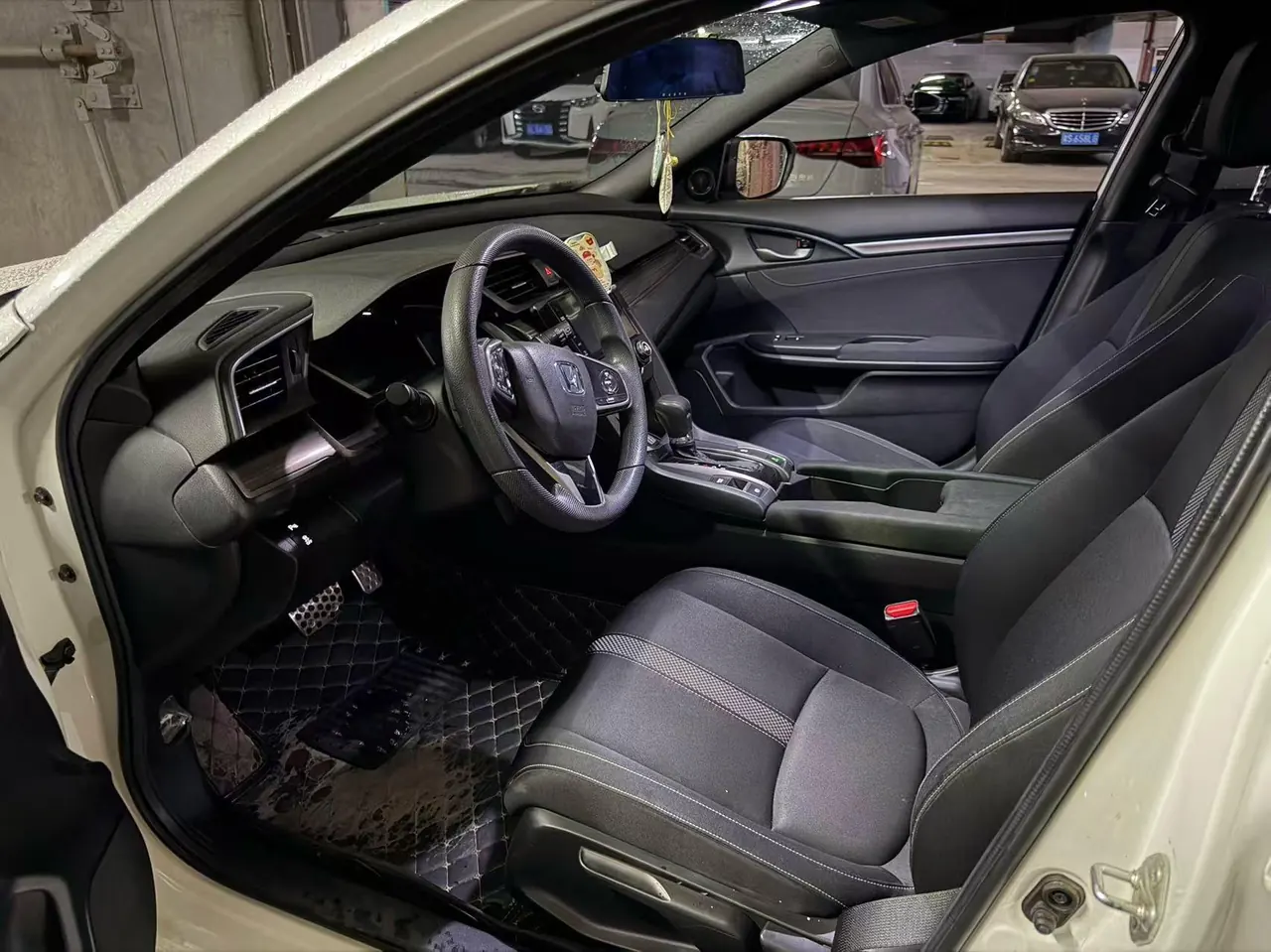 Honda 2021 Civic Hatchback 1.5T Stepless 220TURBO Tide Cool Control Automatic Gear 2