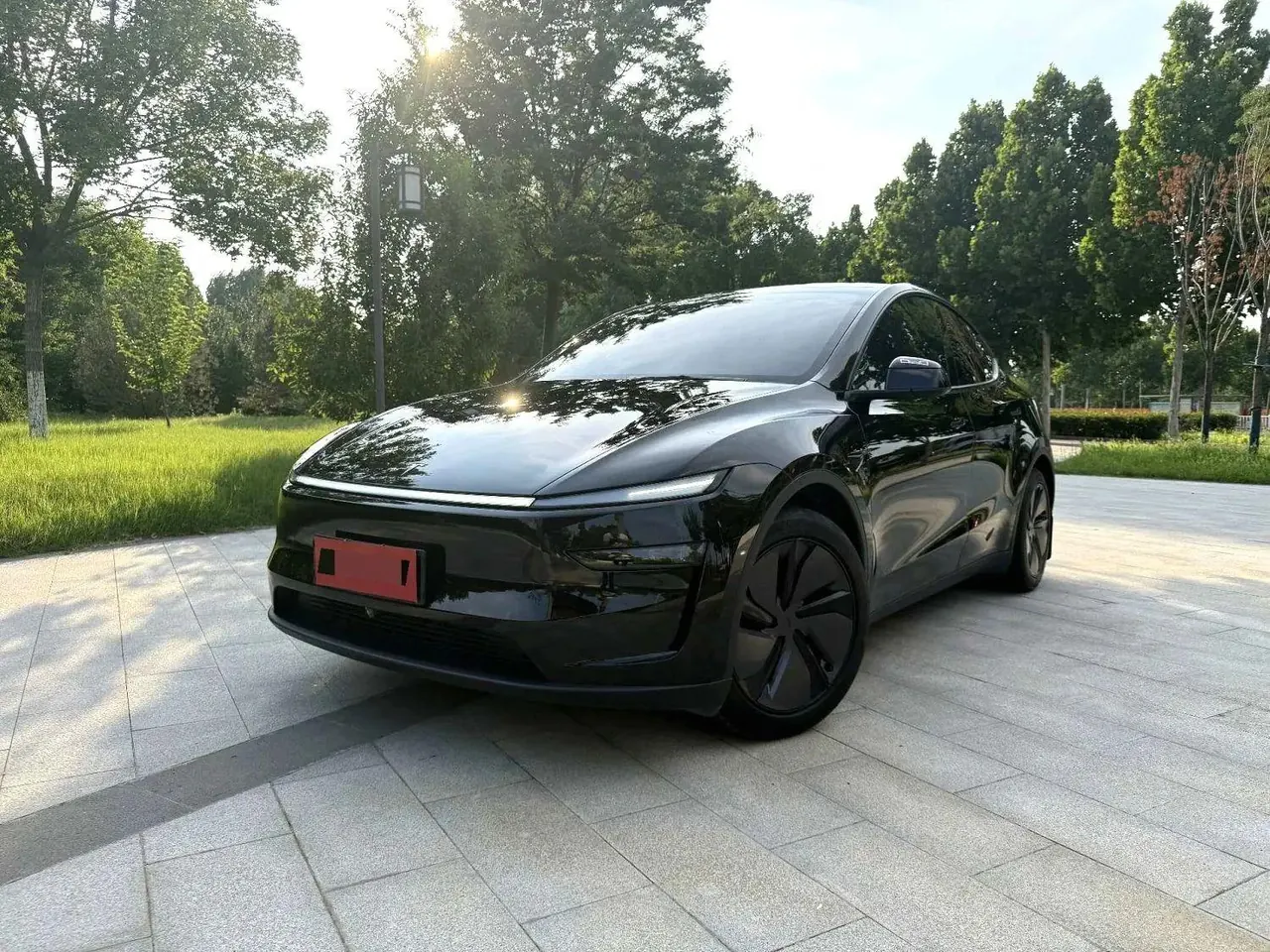 Tesla 2025 Model Y rear-wheel drive version automatic transmission 2