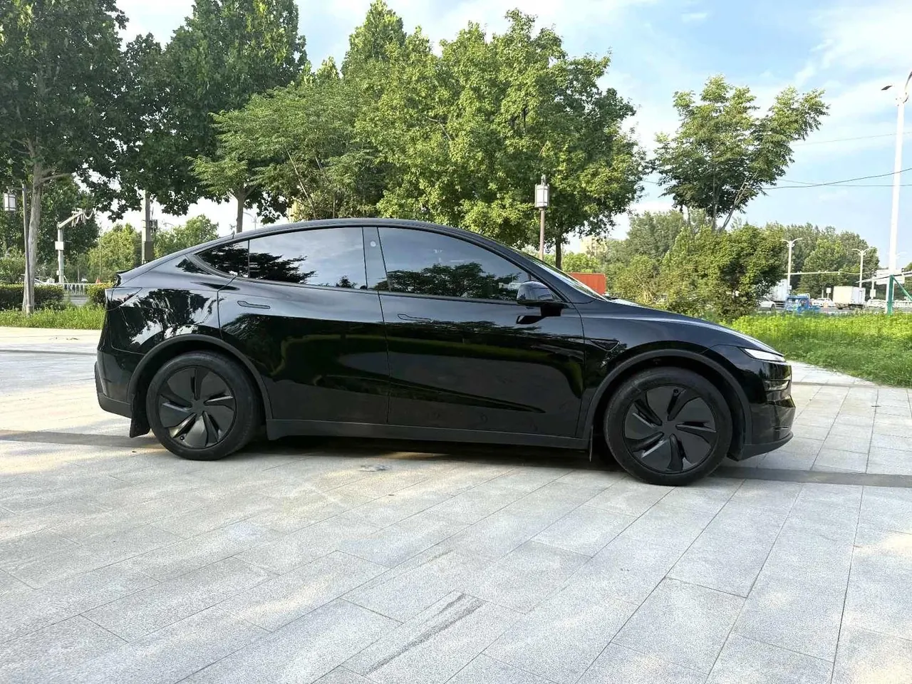 Tesla 2025 Model Y rear-wheel drive version automatic transmission 5