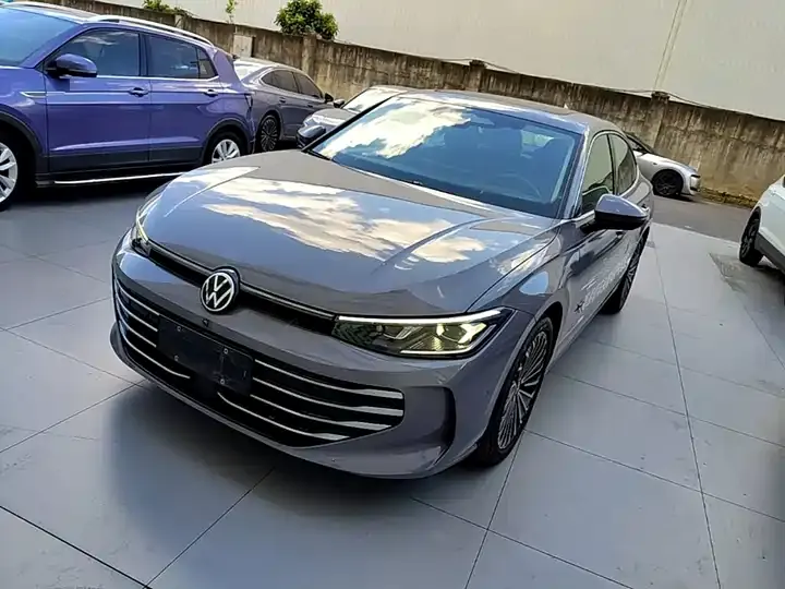 Passat 2025 Pro 380TSI Dragon Edition - View 1