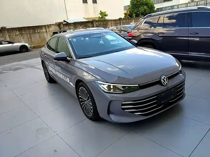 Passat 2025 Pro 380TSI Dragon Edition 4