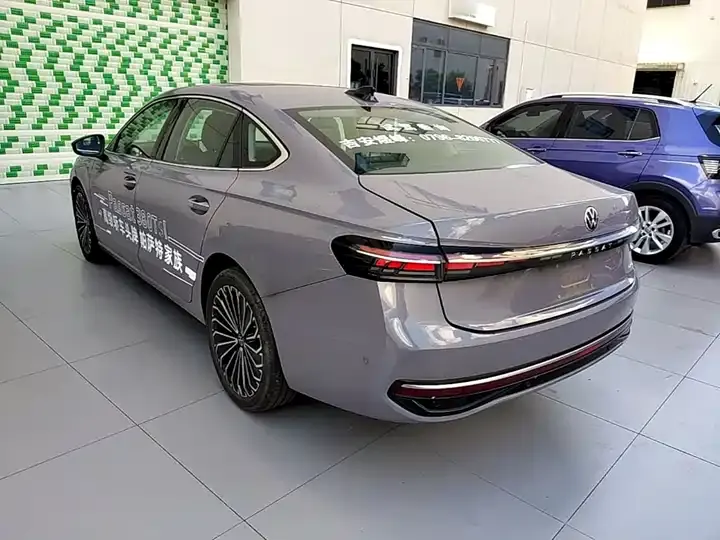 Passat 2025 Pro 380TSI Dragon Edition 5