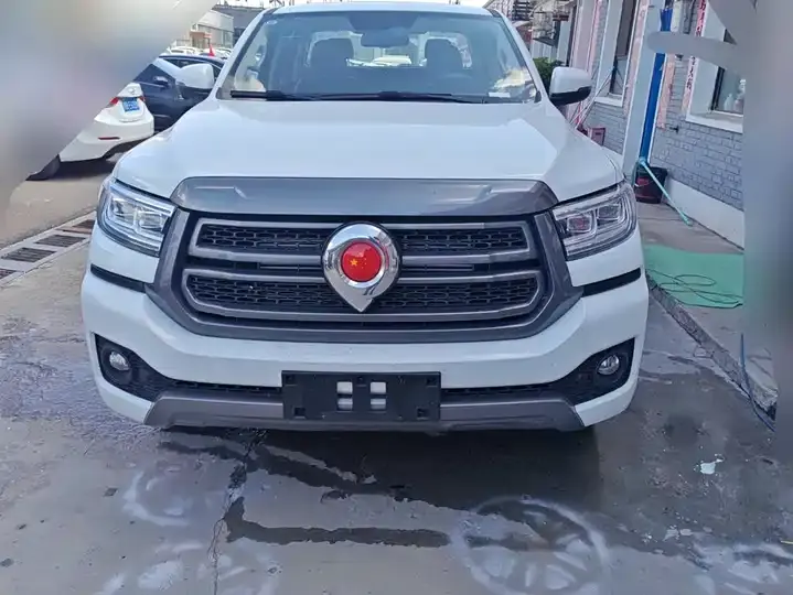 Gun 2024 2.4T Passenger Edition Automatic Diesel Four-wheel Drive Comfort Model 2