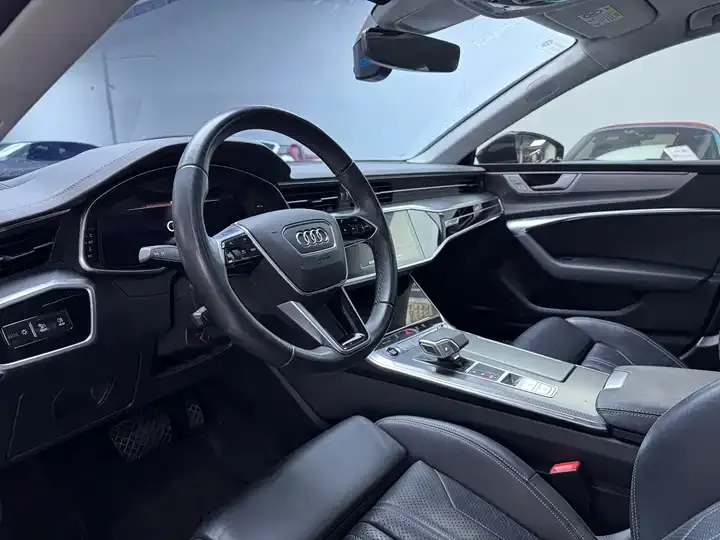 Audi A7 2024 45 TFSI Selection 10