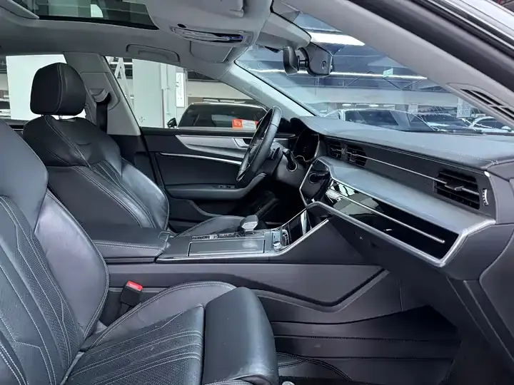 Audi A7 2024 45 TFSI Selection 8