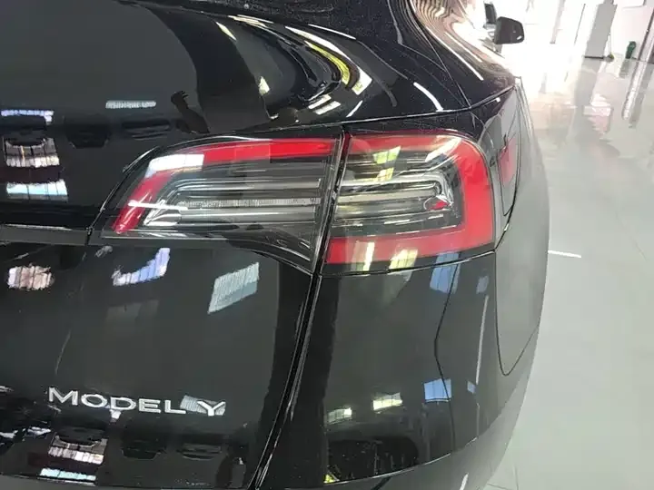2022 Model Y Rear-Wheel Drive Edition 8