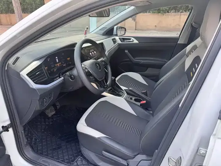 Polo 2023 Plus 1.5L Auto Colorful Technology Edition 3