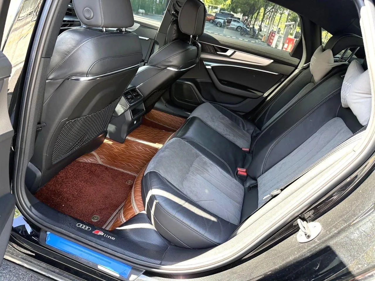 Audi 2021 A6L 2.0TFSI 40TFSI Deluxe Dynamic Automatic 5