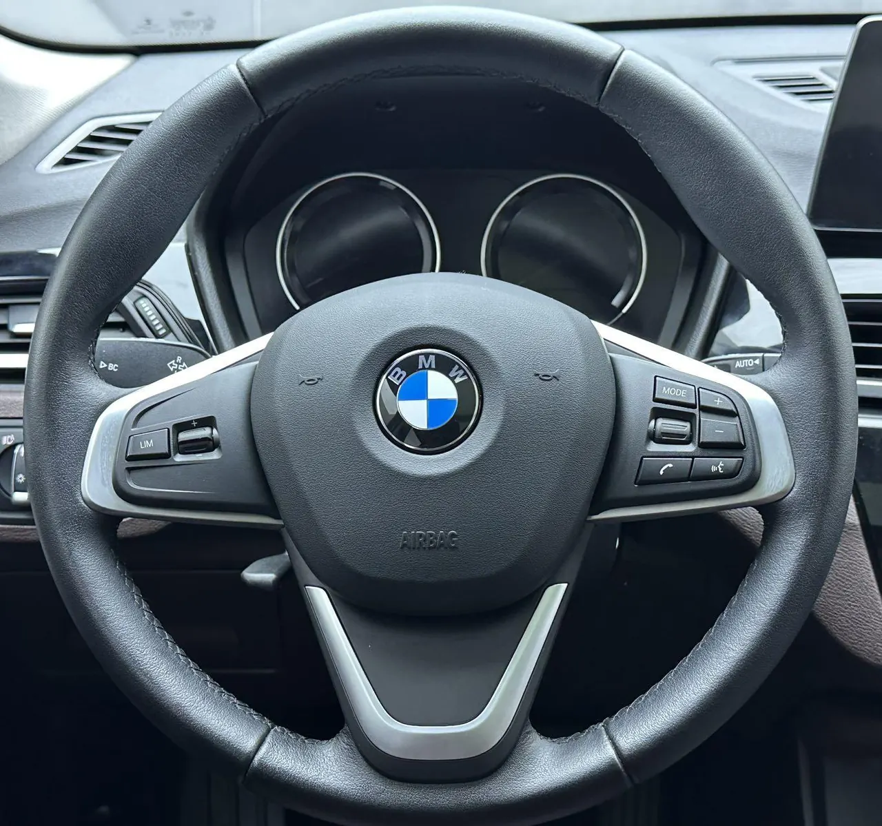 BMW 2022 X1 sDrive20Li 1.5T fashion automatic gear 10