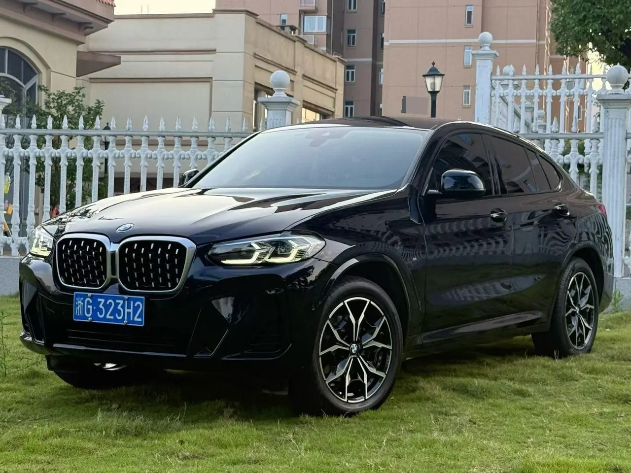 Open image lightbox: BMW X4 (Imported) 2022 X4 xDrive25i 2.0T M Sports Suit Automatic Gear