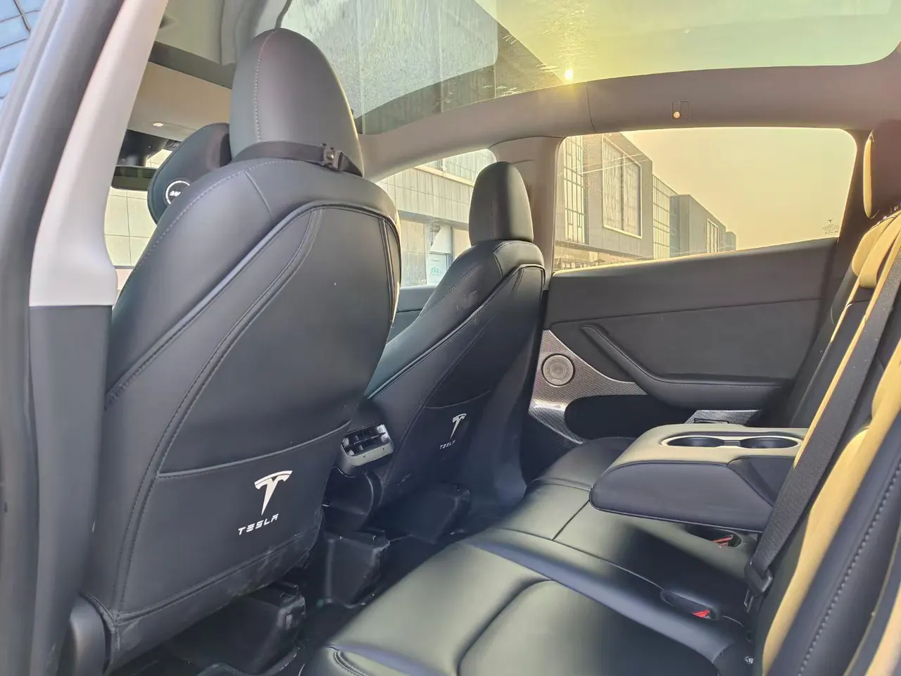 Tesla 2024 Model Y rear-wheel drive version automatic transmission 3