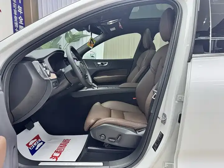 Volvo XC60 2022 B5 4WD Zhiyuan Deluxe Edition 7