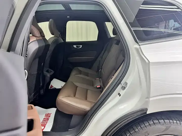 Volvo XC60 2022 B5 4WD Zhiyuan Deluxe Edition 8
