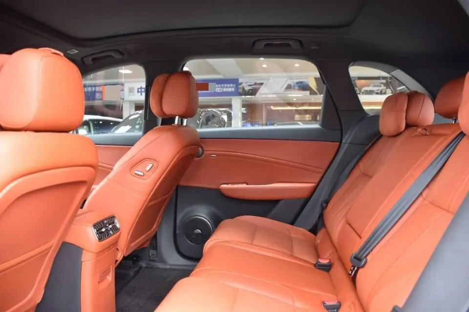 HongQi 2026 HS6 PHEV 1.5T 220 Four-wheel Drive Smart Hybrid Automatic Gear 13