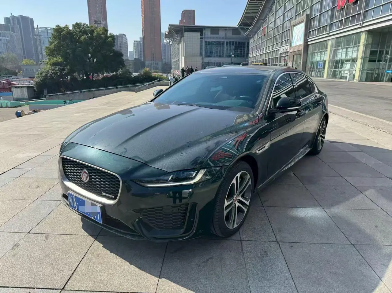 Jaguar 2021 XEL 2.0T 250PS R-DYNAMIC S Enterprising Sports Edition Automatic Gear - View 1