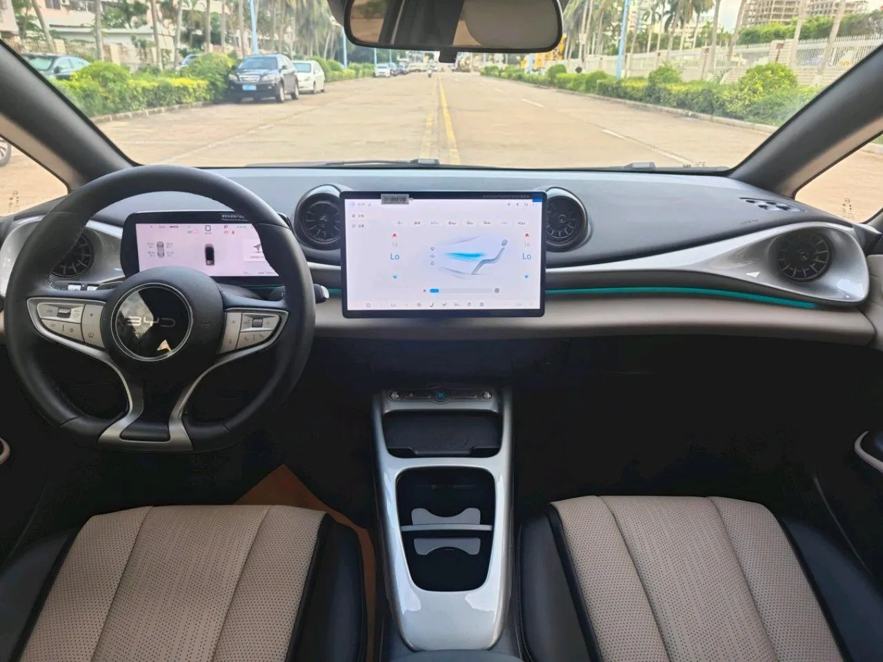 BYD 2025 Dolphin Smart Driving 410km Fashion Automatic Gear 5