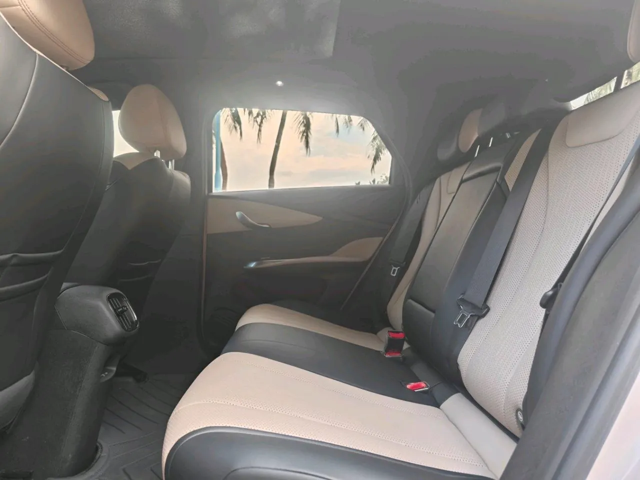 BYD 2025 Dolphin Smart Driving 410km Fashion Automatic Gear 6