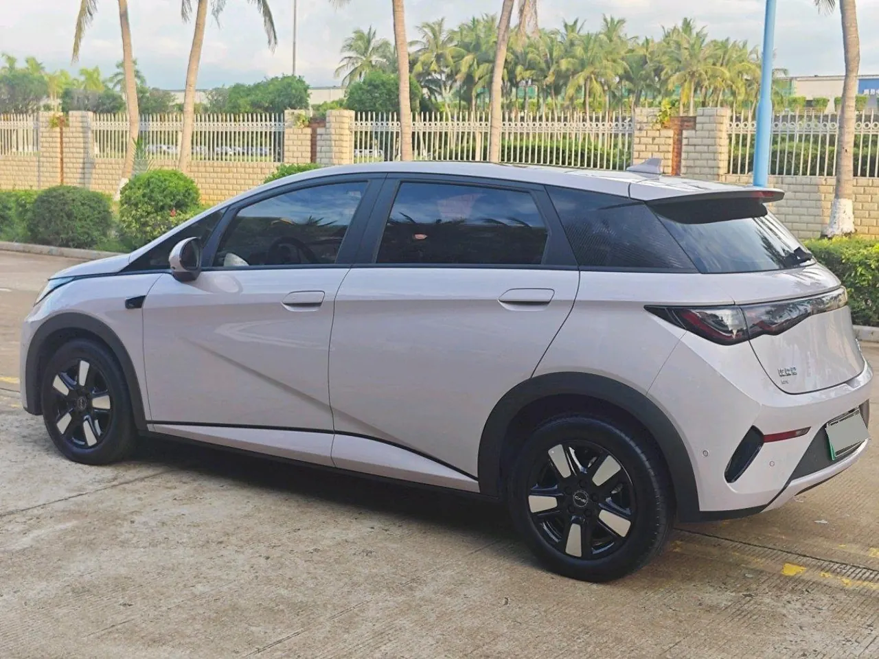 BYD 2025 Dolphin Smart Driving 410km Fashion Automatic Gear 7