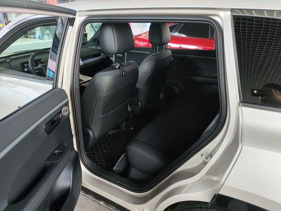 Toyota 2025 Platinum Intelligence 3X 520 Pro Advanced Intelligence Driving Edition Automatic Gear 3