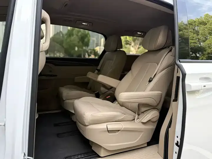 Buick GL8 2025 Land Business Class First Edition 11