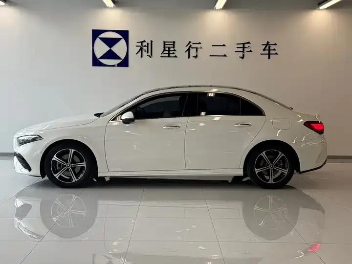 Mercedes Benz Class A 2023 A 200 L Fashion 2