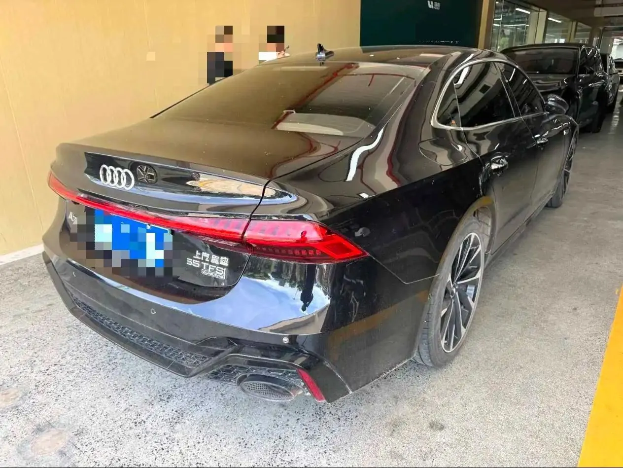 Audi 2024 A7L 2.0TFSI 45TFSI Quattro S-line see remote crystal flow set automatic gear 3