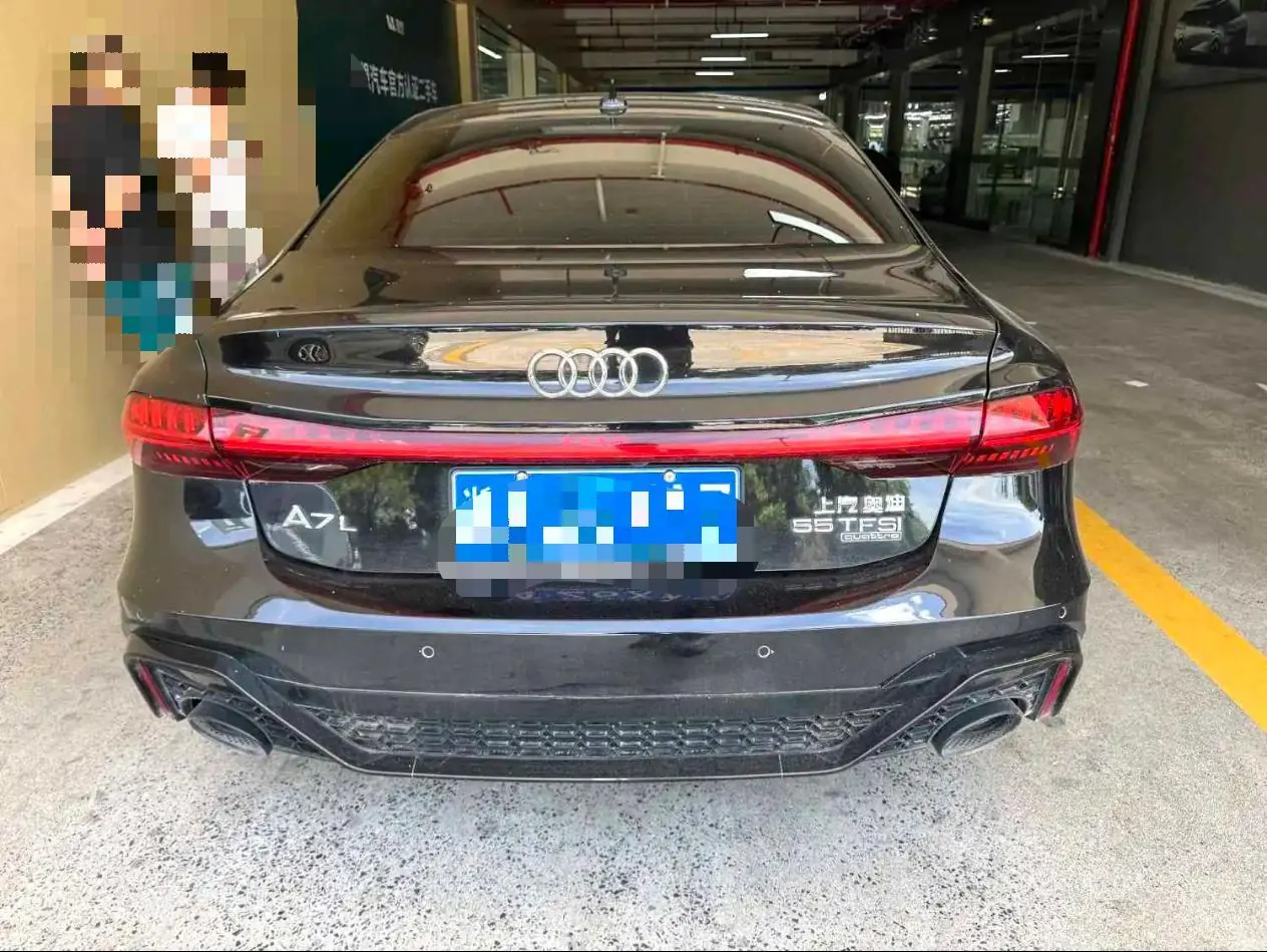 Audi 2024 A7L 2.0TFSI 45TFSI Quattro S-line see remote crystal flow set automatic gear 4