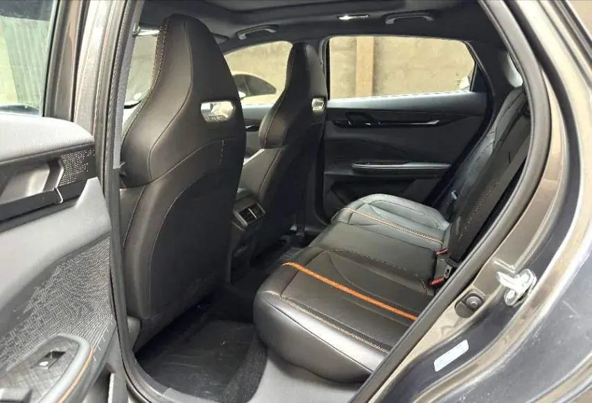 ChangAn 2024 UNI-V 1.5T Prestige Automatic 4