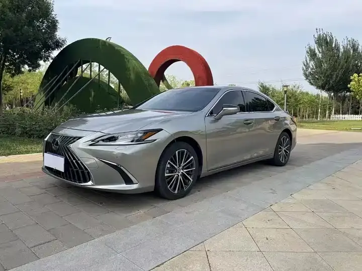 Open image lightbox: Lexus ES 2022 300h Premium Edition